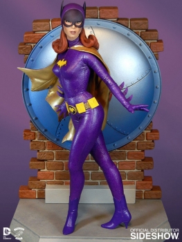 Batman Signature Series Maquette Batgirl 33 cm