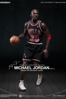 NBA Collection Real Masterpiece Actionfigur 1/6 Michael Jordan (Black Jersey) 33 cm