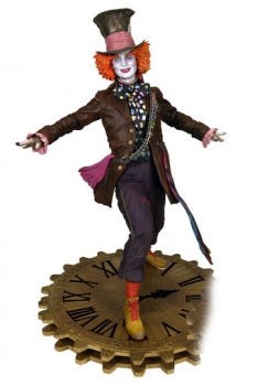 Alice im Wunderland Hinter den Spiegeln Gallery PVC Statue Der verrückte Hutmacher 23 cm