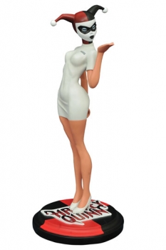 Batman The Animated Series Gallery Premier Collection Statue Nurse Harley Quinn 30 cm