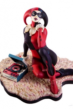 Batman The Animated Series Statue Harley Quinn Waiting For My J Man 23 cm