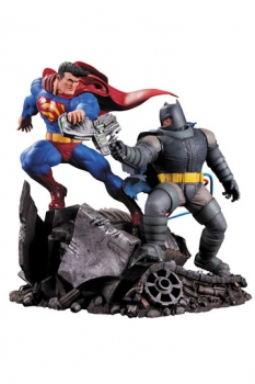 Batman The Dark Knight Returns Statue Superman vs. Batman 28 cm