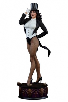 DC Comics Premium Format Figur Zatanna 58 cm