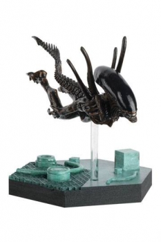The Alien & Predator Figurine Collection Figur Swimming Xenomorph (Alien Resurrection) 15 cm