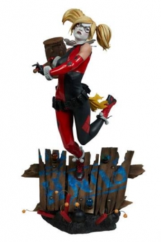 DC Comics Premium Format Figur Harley Quinn 51 cm