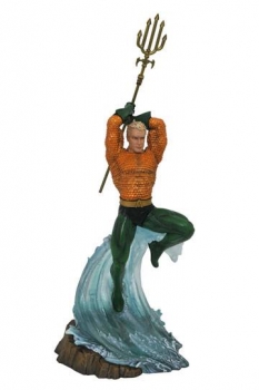 DC Gallery PVC Statue Aquaman 30 cm