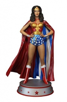 DC Comics Maquette Wonder Woman Cape Variant 33 cm