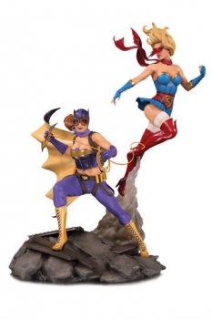 DC Bombshells Statue Batgirl & Supergirl Celebration 38 cm