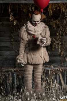 Stephen Kings Es 2017 Actionfigur 1/12 Pennywise 17 cm