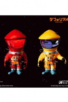 2001: Odyssee im Weltraum Artist Defo-Real Series Vinyl Figuren DF Astronaut Red & Yellow Ver. 15 cm