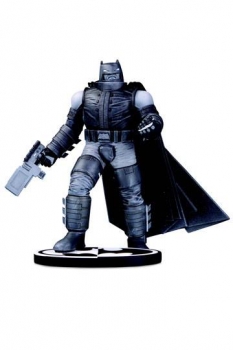 Batman Black & White Statue Batman by Frank Miller 18 cm