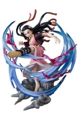 Demon Slayer: Kimetsu no Yaiba FiguartsZERO PVC Statue Nezuko Kamado Demon Form Advancing Ver. 20 cm