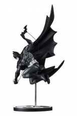 DC Direct Batman Black & White Statue 1/10 Batman by Inhyuk Lee 25 cm