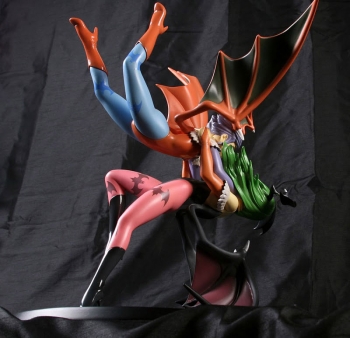 Darkstalkers Diorama Morgan & Lilith ´The Embrace´ SDC