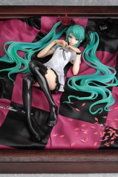 Character Vocal Series PVC Statue 1/8 Miku Hatsune Brown Version