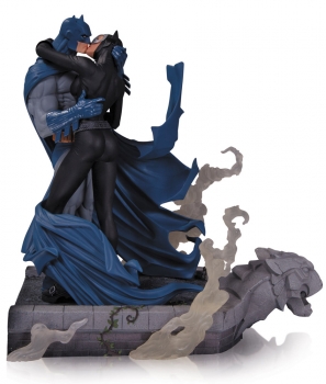 Batman Hush Statue Batman & Catwoman Kiss 28 cm