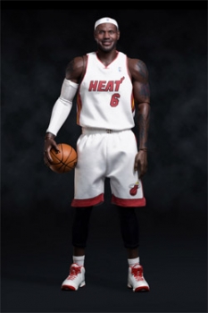 NBA Collection Real Masterpiece Actionfigur 1/6 LeBron James 33 cm