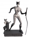 Batman The Animated Series Femme Fatales PVC Statue Black & White Catwoman EU Exclusive 23 cm